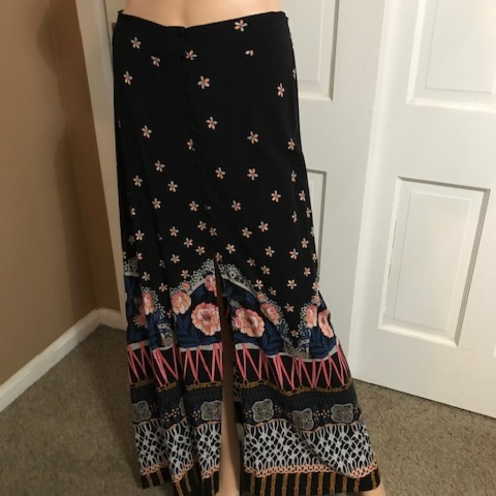 Skirt - Picture 2 of 3